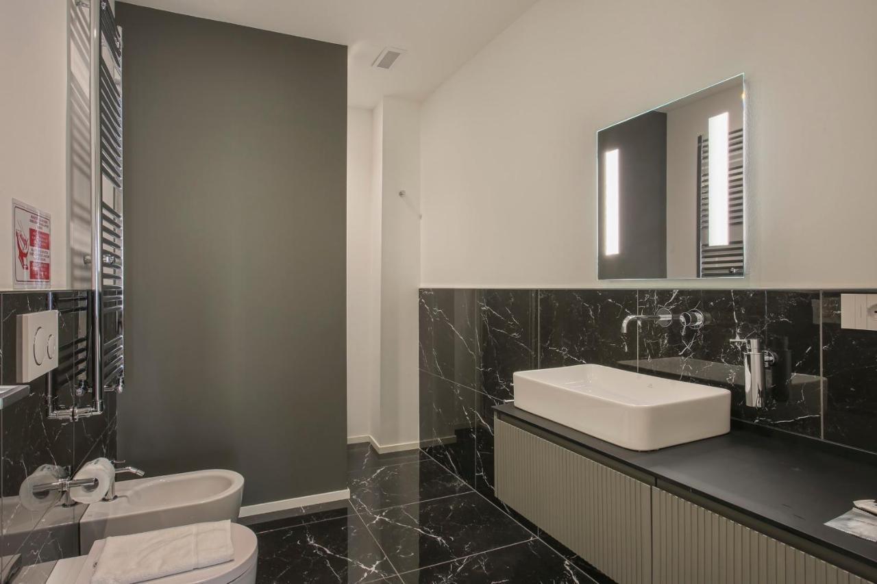 Milan Lovely Apartment-Hosted By Sweetstay Bagian luar foto
